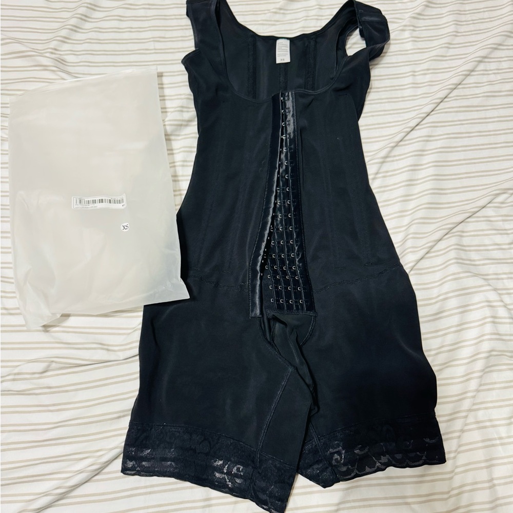 1 Piece Women's Tummy Control Waist Trimmer Shapewear.
